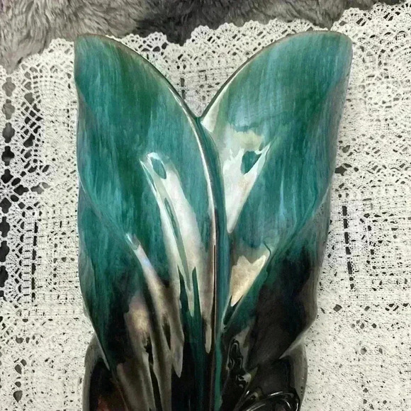 Vintage Blue Mountain Pottery BMP Large Open Leaf  Style Vase, Green Glaze - Picture 11 of 16